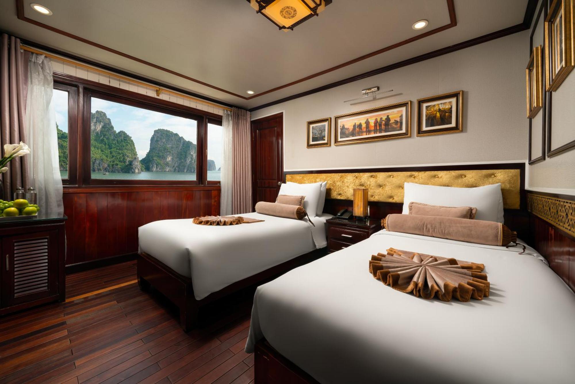 Swan Cruises Halong  Халонг
