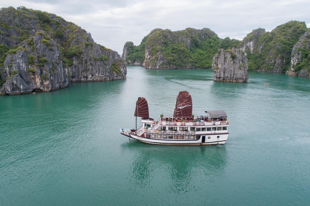 Swan Cruises Halong Халонг