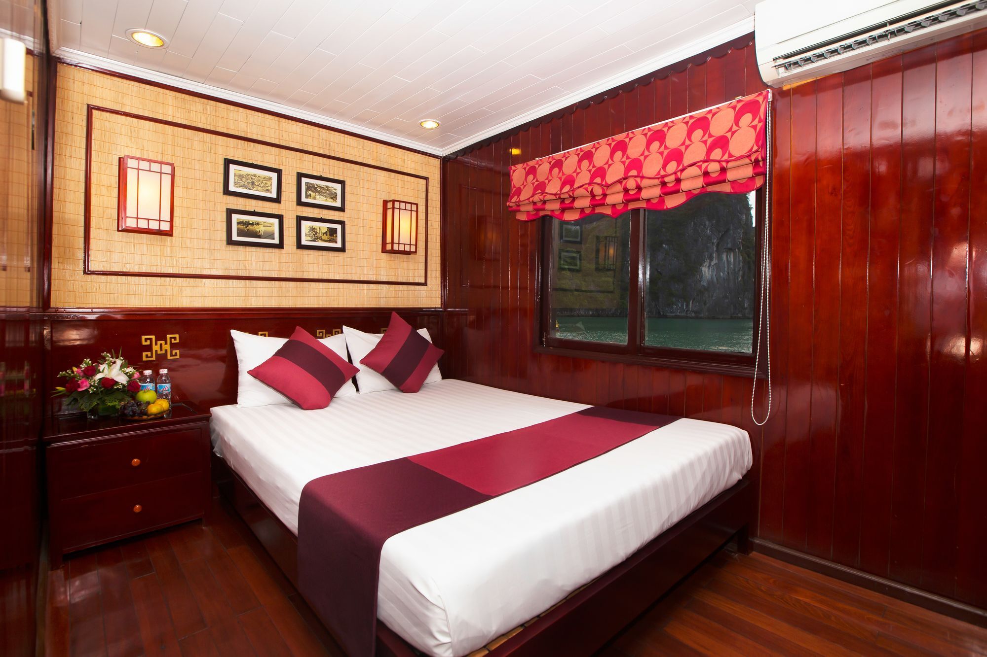 Swan Cruises Halong  Халонг