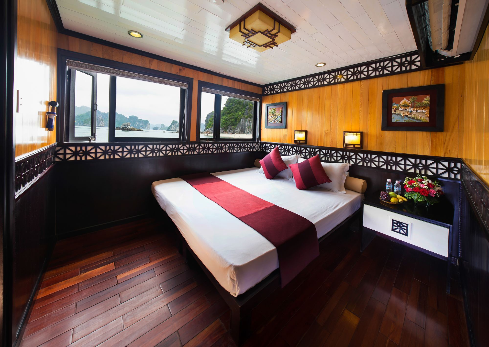  Swan Cruises Halong