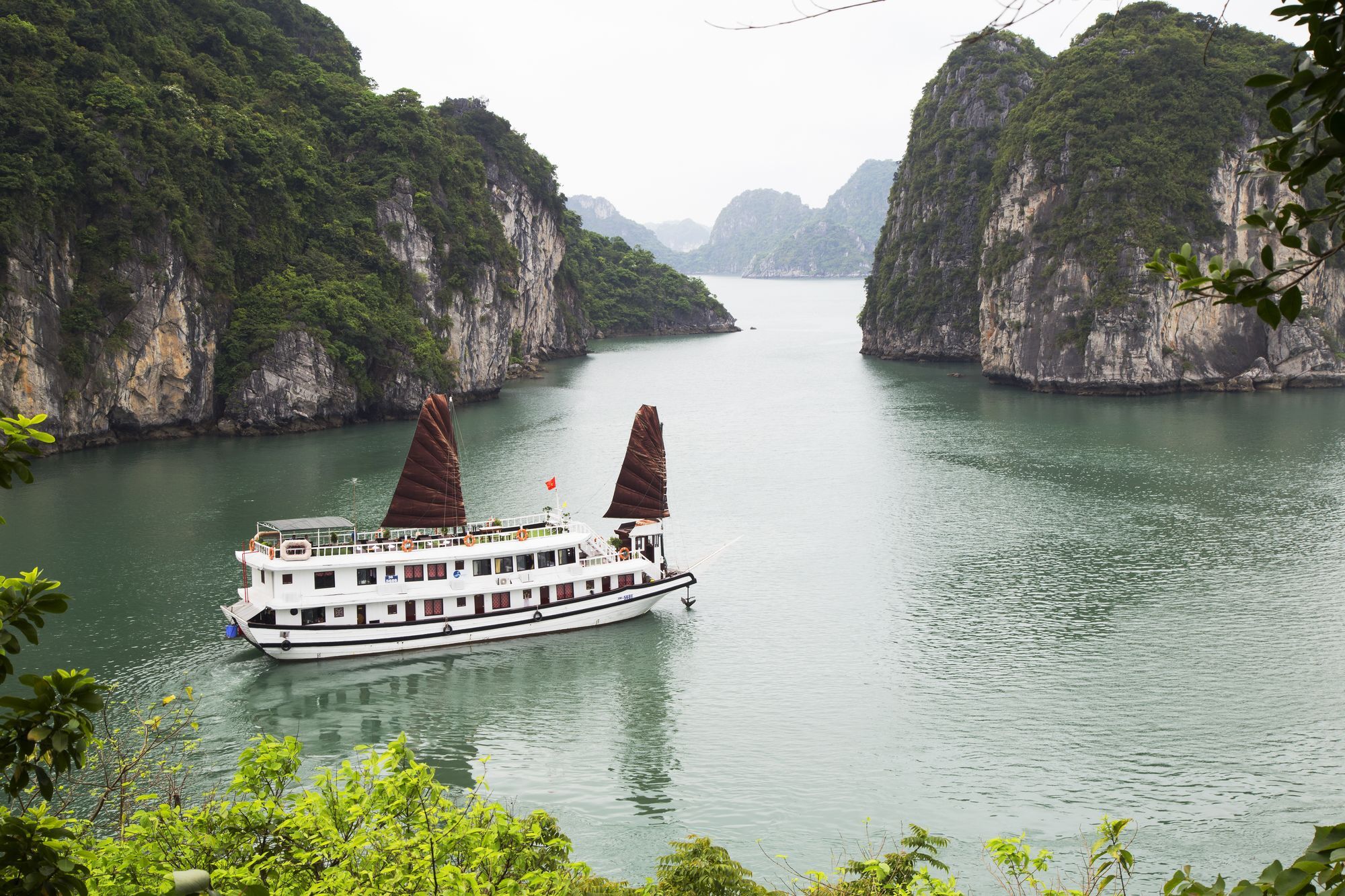 Swan Cruises Halong 4* Халонг